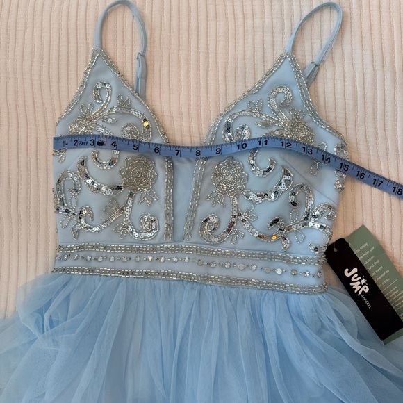 Jump Apparel NWT Beaded V-Neck Bodice Ruffle Tulle Gown Light Blue Size 1/2 New - Picture 12 of 15